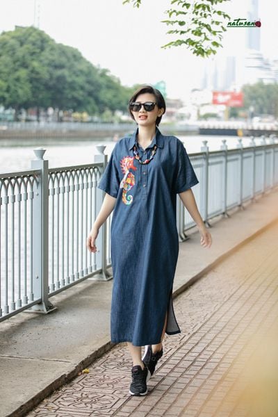  Đầm chemise thêu tay Hải mã Cúc denim 