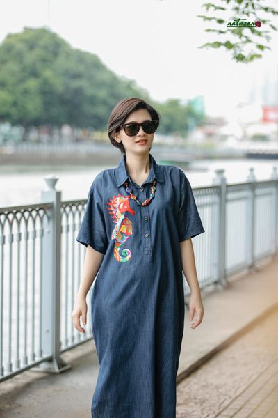  Đầm chemise thêu tay Hải mã Cúc denim 