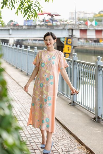  Đầm Mabelle Hồng Dâu ren thêu 