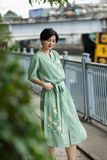  Đầm xanh mint linen thêu tay cúc magarite 