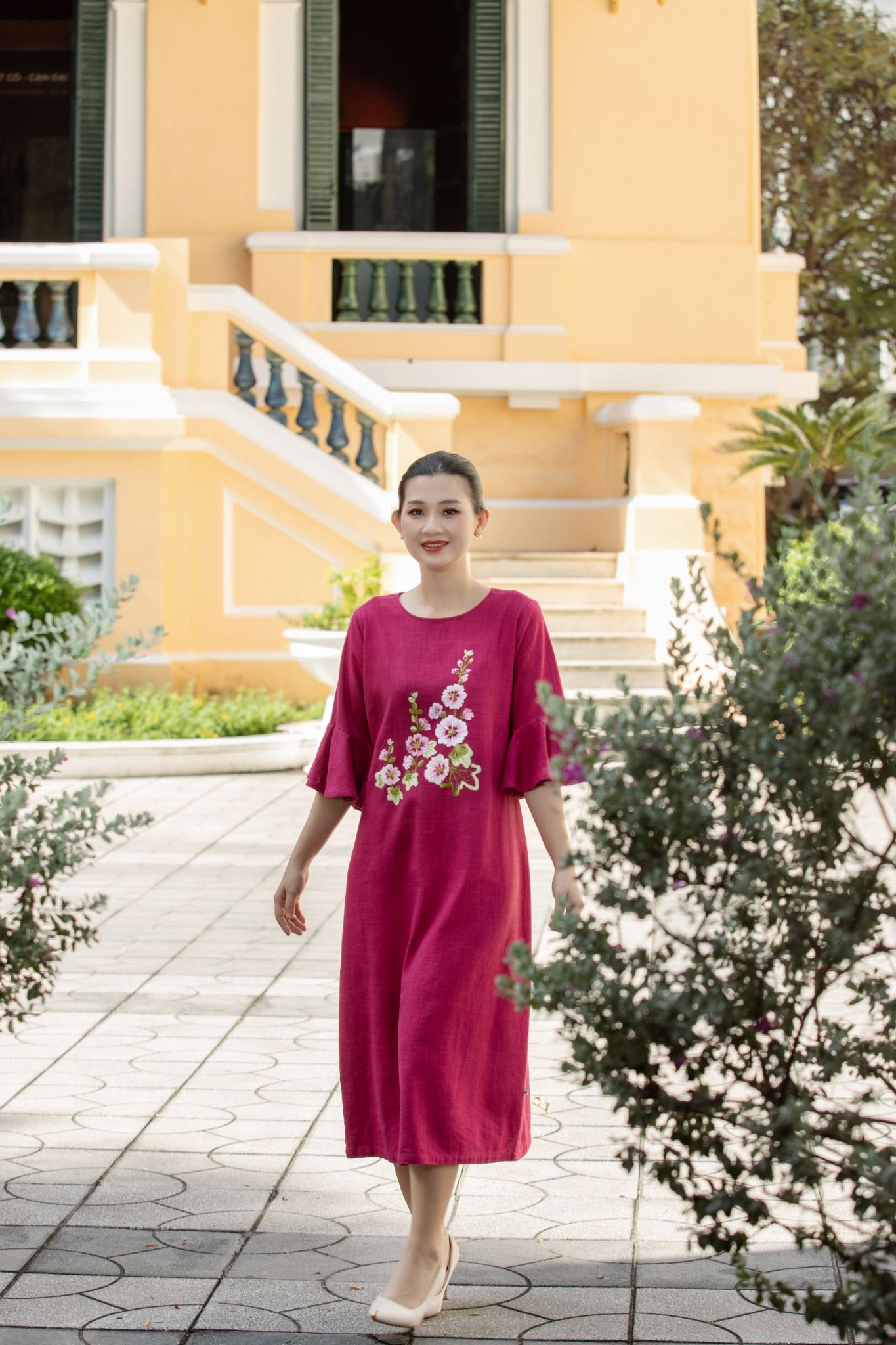  Đầm Malena Rose Lilac linen thêu tay Mãn Đình Hồng 