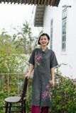  Áo tunic Cúc Quỳnh Xám Chì thêu tay 