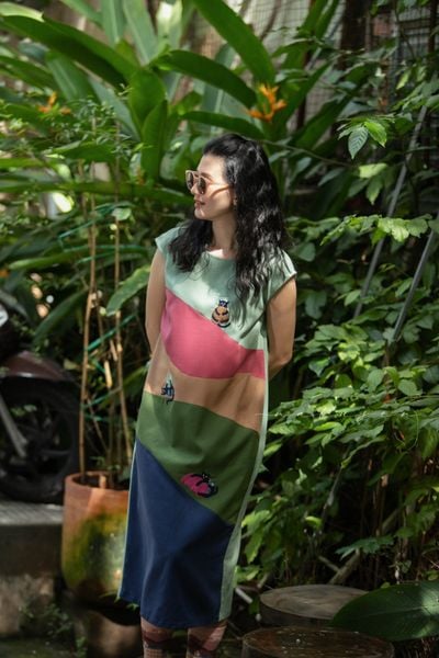 Đầm colorblock linen Pastel thêu tay Mèo cuộn len tay de 