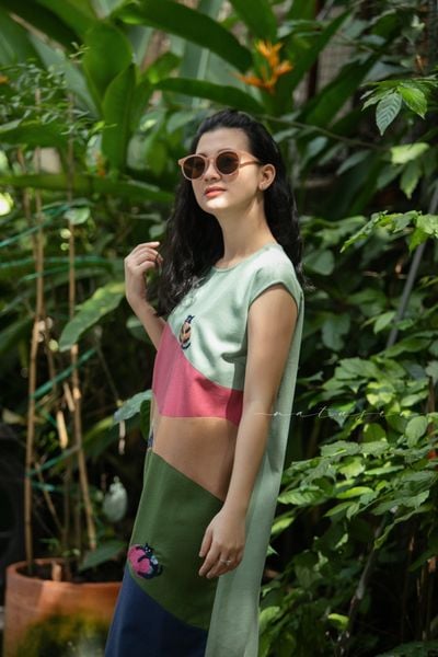  Đầm colorblock linen Pastel thêu tay Mèo cuộn len tay de 