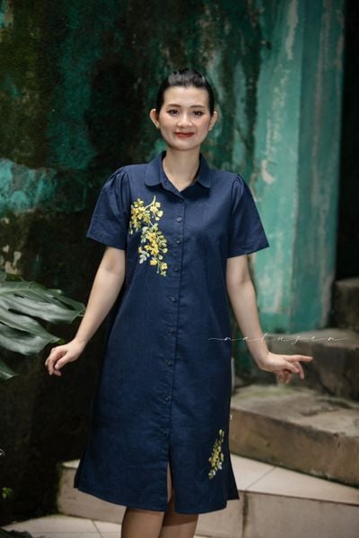  Đầm chemise xanh đen thêu tay Điệp vàng 