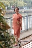  Đầm kimono cam gạch thêu tay Mẫu Đơn 