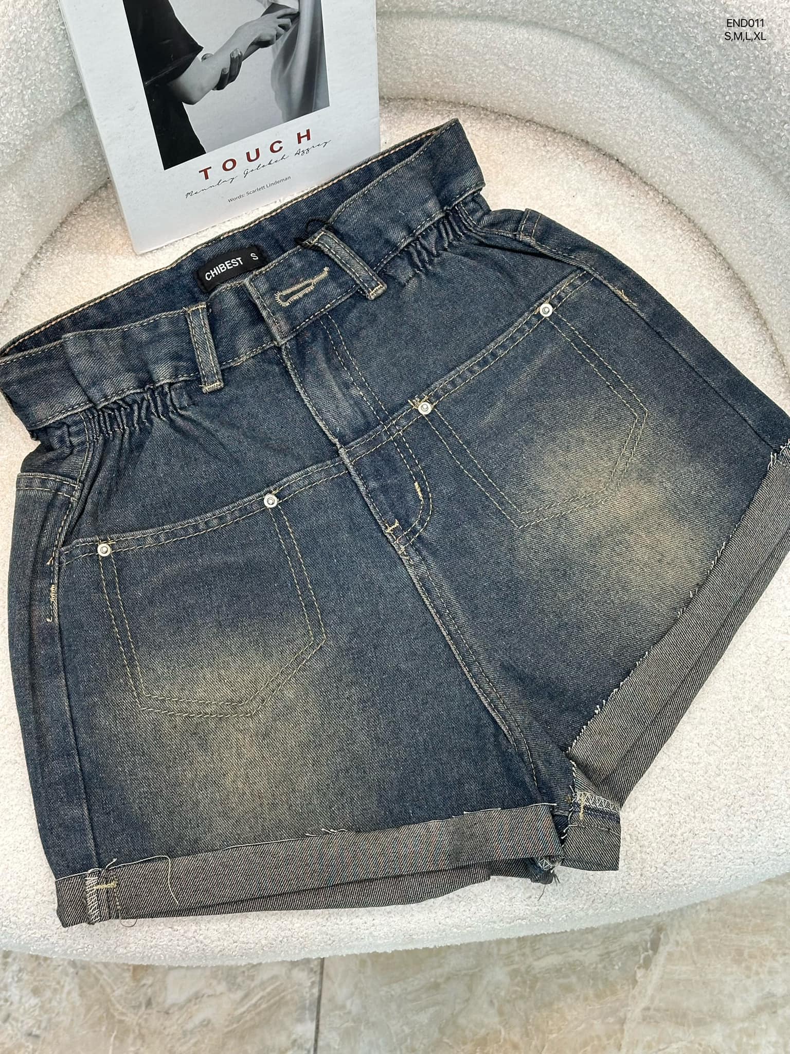 Quần short jean cut gấp line