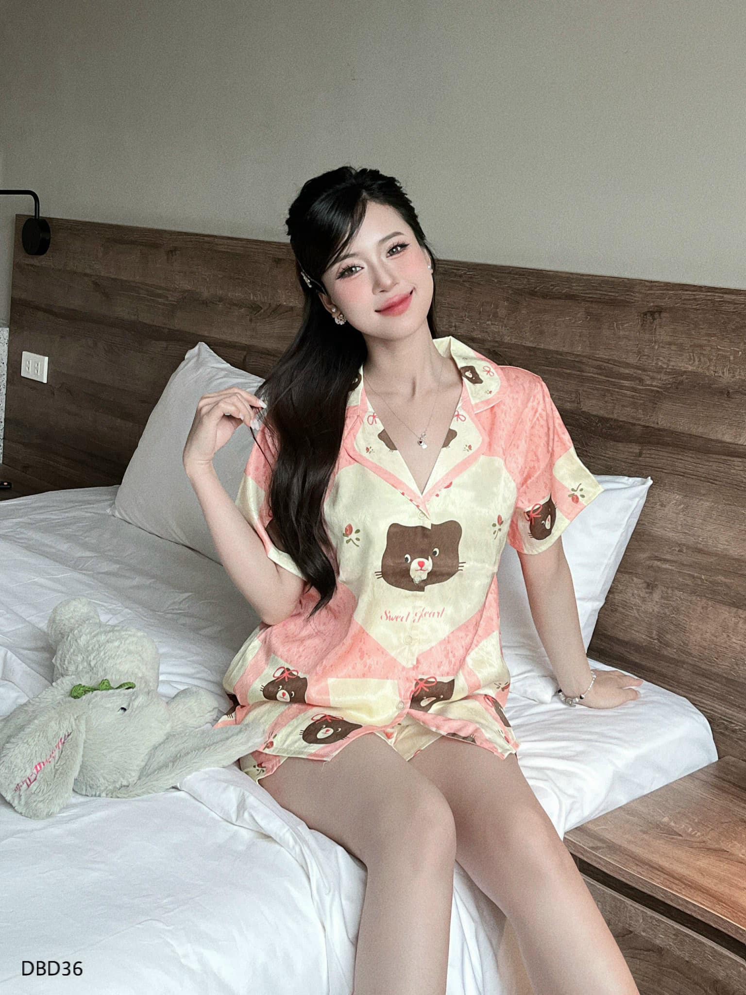 Đồ ngủ đùi lụa xước in hình