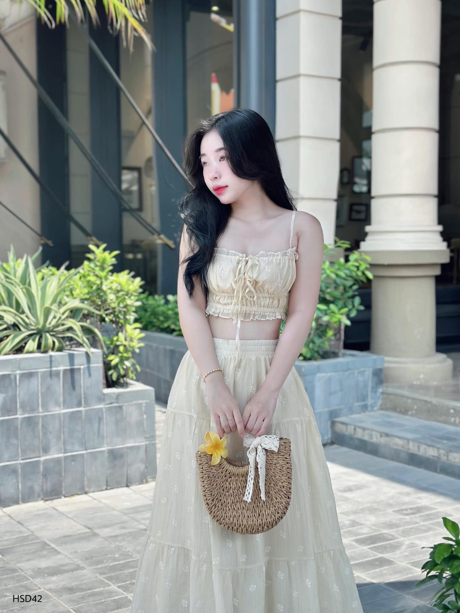 Set cv dài tơ in hoa áo crop 2 dây