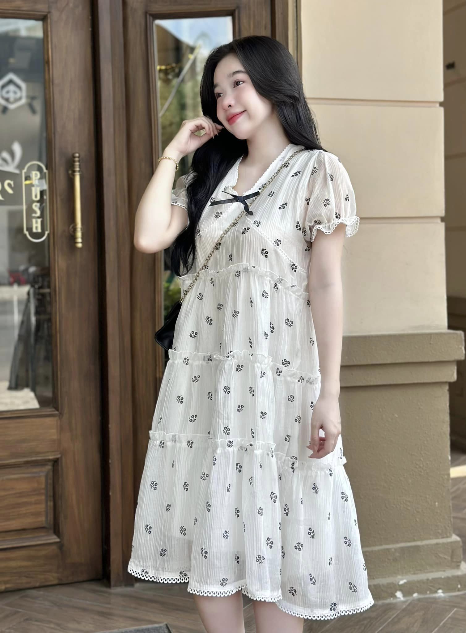 Đầm babydoll tơ in hoa viền ren