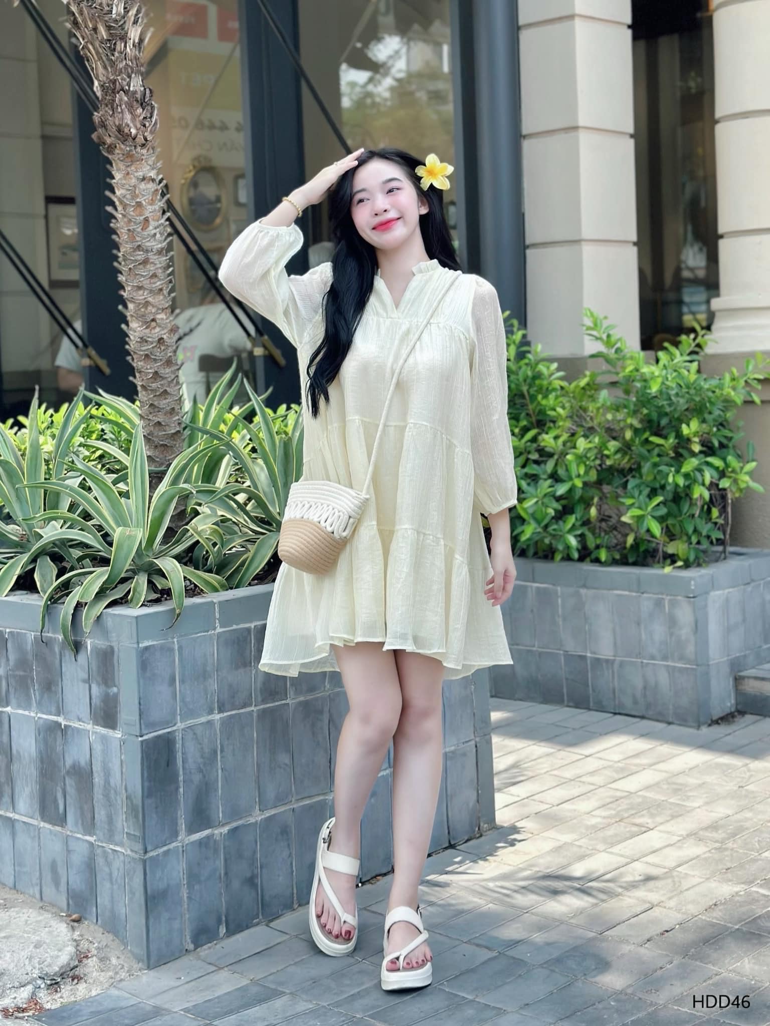 Đầm babydoll tơ tầng cổ trụ V