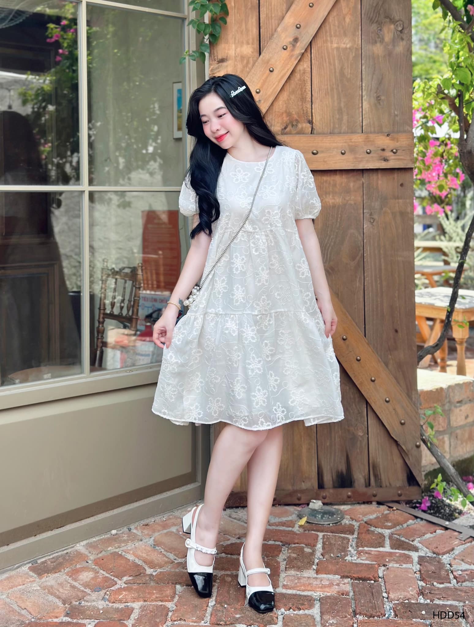 Đầm babydoll tầng tơ thêu hoa