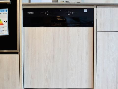 Máy Rửa Bát Bán Âm Häfele HDW-B4512B 533.23.340 – Nhỏ Gọn, Thông Minh, Hoàn Hảo Cho Không Gian Bếp Hiện Đại
