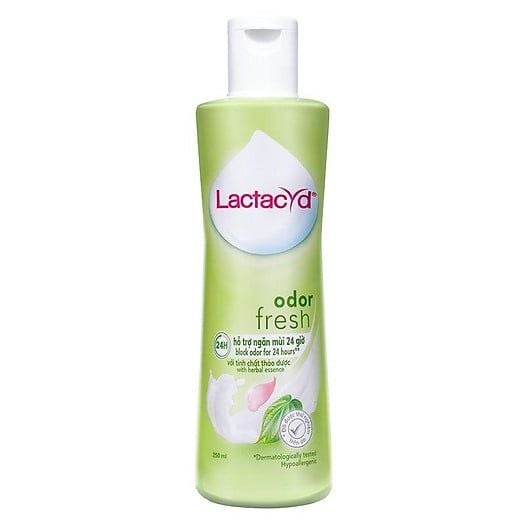  Dung Dịch Vệ Sinh Phụ Nữ Lactacyd ngày dài tươi mát Tinh Chất Lá Trầu Không 250ml 