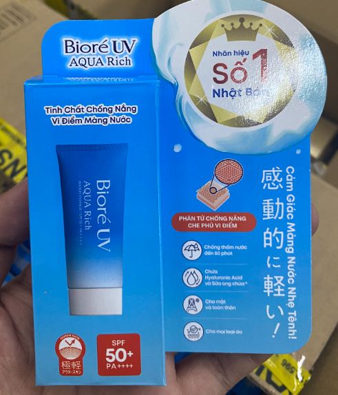  Tinh Chất Chống Nắng Màng Nước Dưỡng Ẩm Bioré UV Aqua Rich Watery Essence SPF50+/PA++++ 15g - KM 