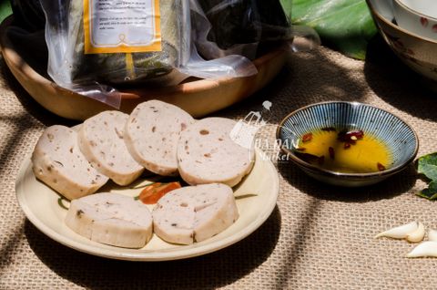 CHẢ LỤA HEO QUÊ BÌNH ĐỊNH (GÓI LÁ CHUỐI TRỰC TIẾP)