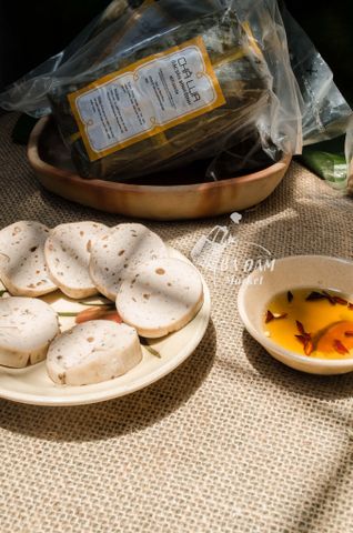 CHẢ LỤA HEO QUÊ BÌNH ĐỊNH (GÓI LÁ CHUỐI TRỰC TIẾP)