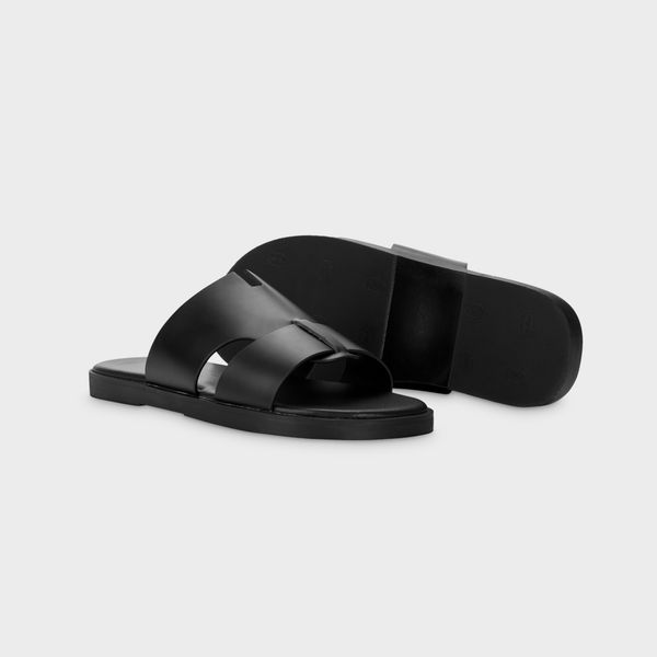 Ares sandal