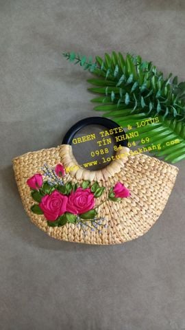 Túi Xách Lục Bình Bán Nguyệt Quai Gỗ Thêu Hoa Sang Trọng, Cao Cấp-TXLBXQGTHLTK03
