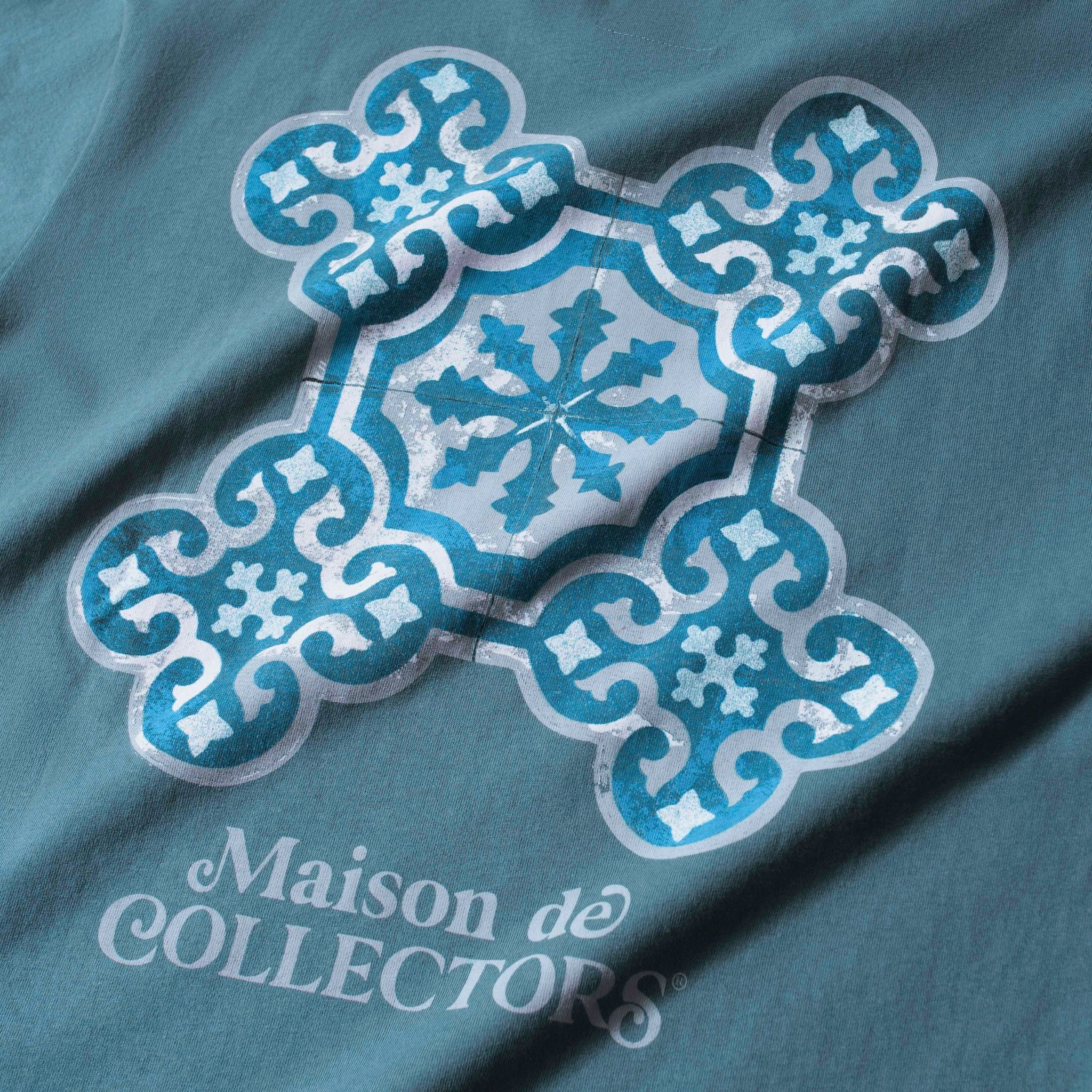  Maison Palette Logo Midnight Tee “Tile” 