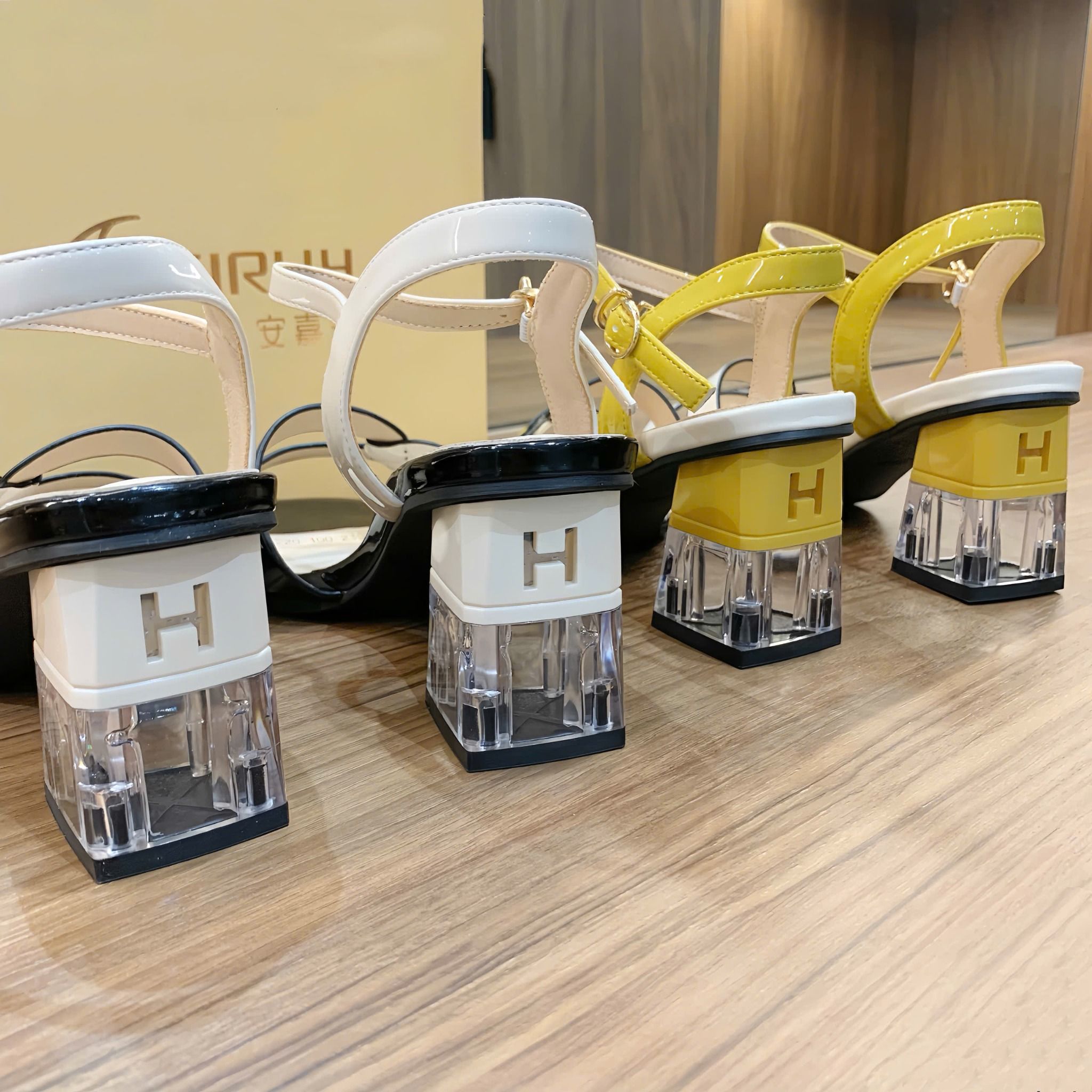  Giày Sandal Cao Gót 7 Phân  Da  Bóng  cao  cấp  220-100 