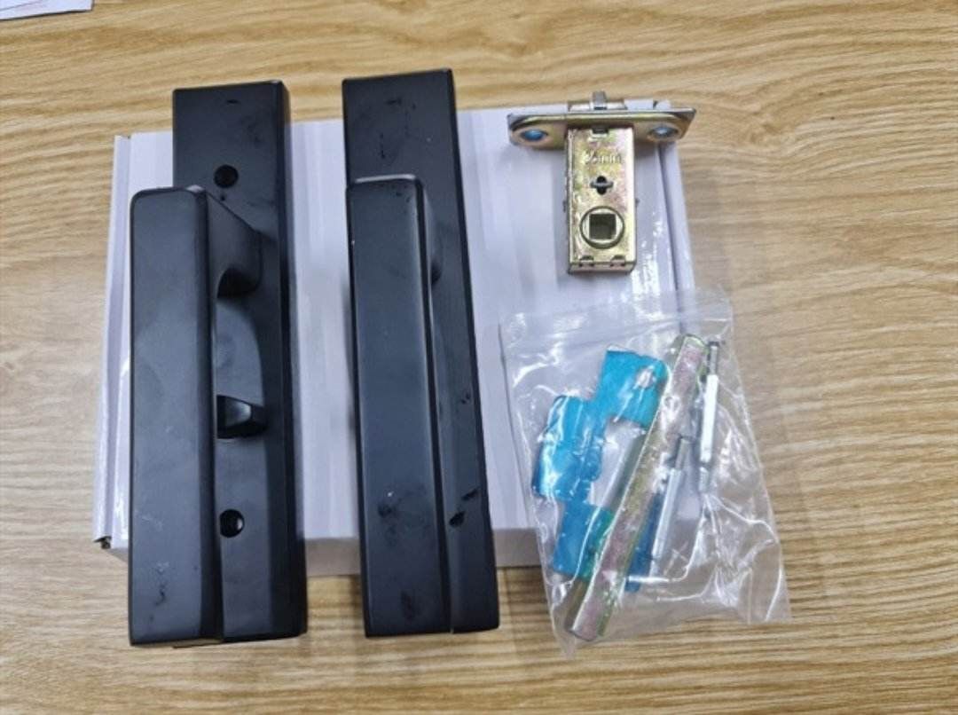 Khóa tay gạt vệ sinh