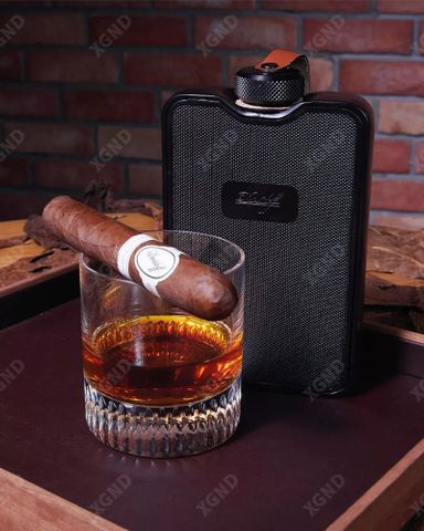 Bình Rượu Đựng 2 Điếu Xì Gà Davidoff Discovery Cigar Flask Chính Hãng