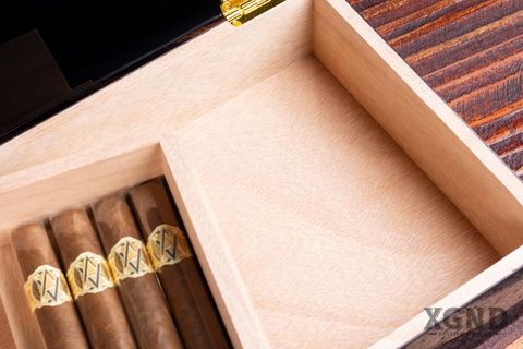 Hộp Bảo Quản Xì Gà Humidor AVO - Hộp Sơn Mài Chính Hãng