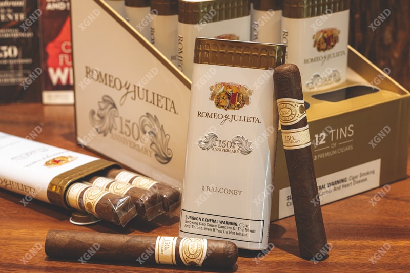 Cigar Romeo y Julieta 150th Anniversary Balconet