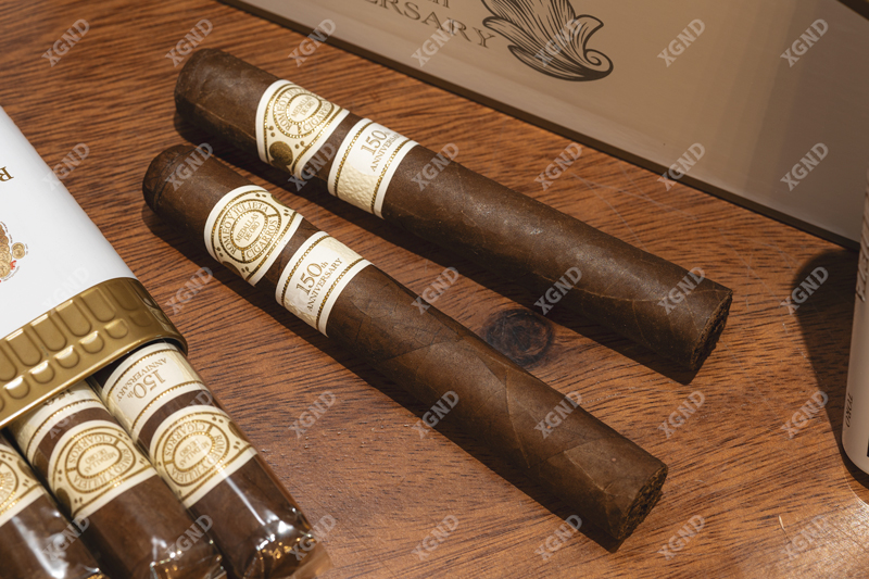 Cigar Romeo y Julieta 150th Anniversary Balconet