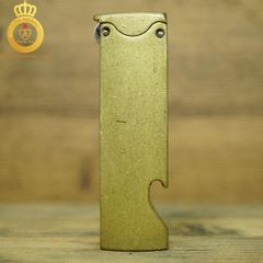 Bật lửa Zoro khui bia