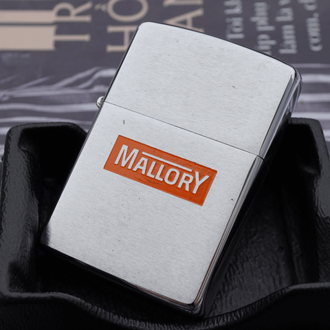 Zippo cổ xưa 1973 mộc đáy 1 gạch đứng chủ đề Mallory