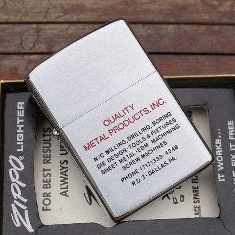 Zippo đời xưa năm 1979 chủ đề Quality Metal Products INC new full box
