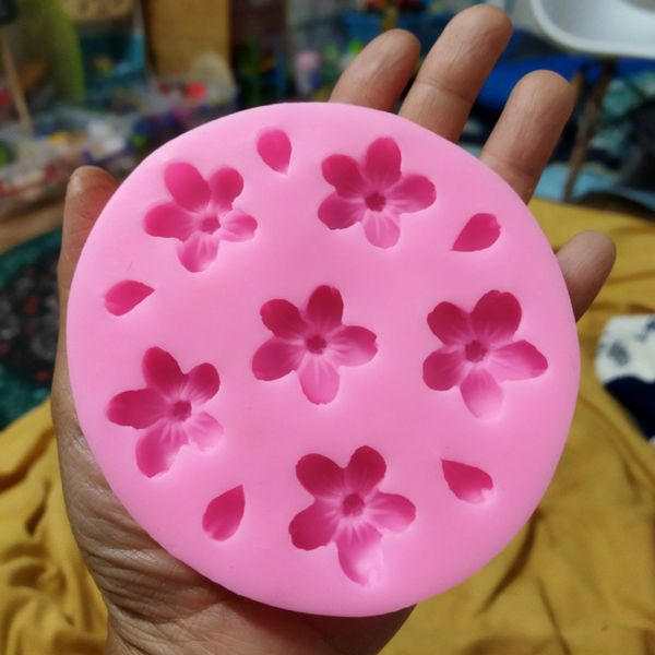 Khuôn silicon vỉ 6 hoa mai hoa đào kèm lá 2,8cm ( TC690 )