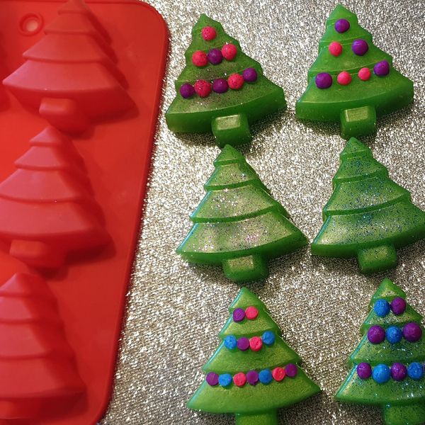 Khuôn silicon 6 cây thông 7,5cm ( CN142 )