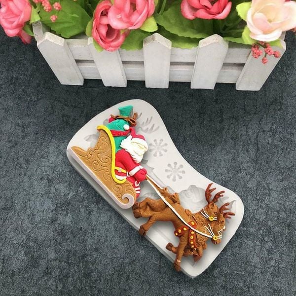 Khuôn silicon ông già Noel cưỡi xe tuần lộc 11cm ( TC197 )