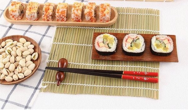 Mành tre cuộn sushi xanh lá 24cm *24cm ( SM1756 )