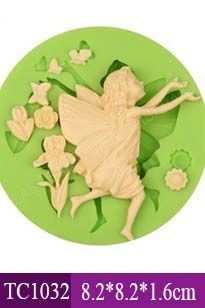 Silicon em bé gái baby đuổi bướm và hoa ( TC1032 )