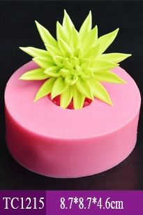 Khuôn silicon hoa cúc cánh nhọn 7,5cm ( TC1215 )