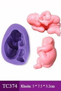 Khuôn silicon em bé baby ngậm chân 5,5cm ( TC374 )