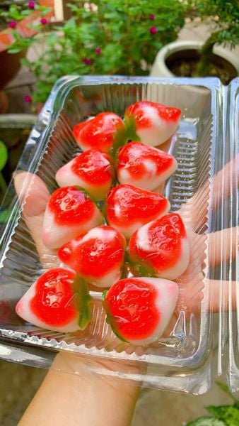 Khuôn silicon 10 trái dâu tây 4cm  ( TC636 )