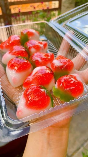 Khuôn silicon 10 trái dâu tây 4cm  ( TC636 )