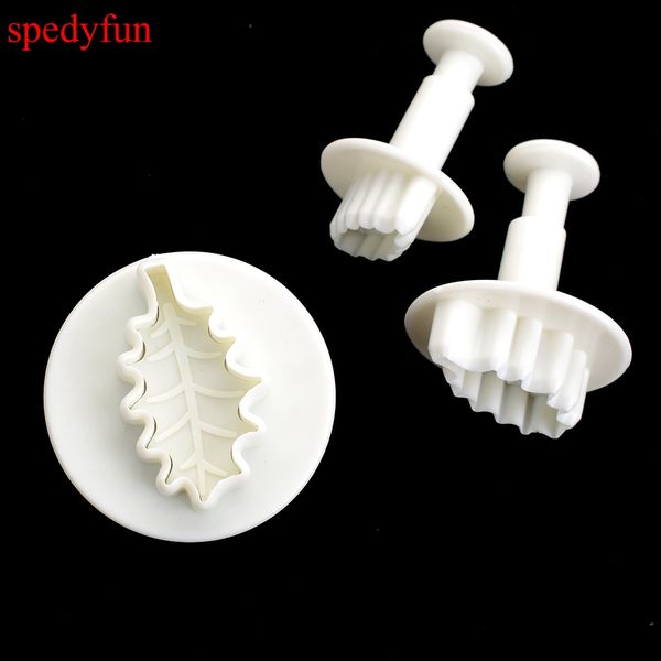 Bộ 3 khuôn nhựa ấn bánh cookie lá răng cưa 4cm+3cm+2cm ( SM1542 )