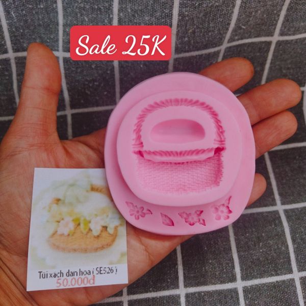 Khuôn silicon fondant túi xách đan hoa nhỏ 4,2cm ( SE526 )