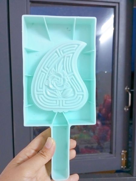 Khuôn nhựa gõ bánh lá liễu to 11cm ( SM1783 ) Vĩnh Trường