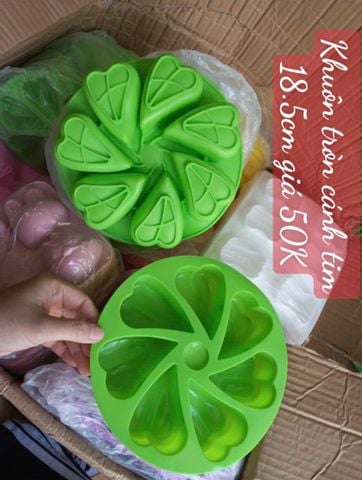 Khuôn silicon tròn nhiều cánh tim 18,5cm ( SM1941 )