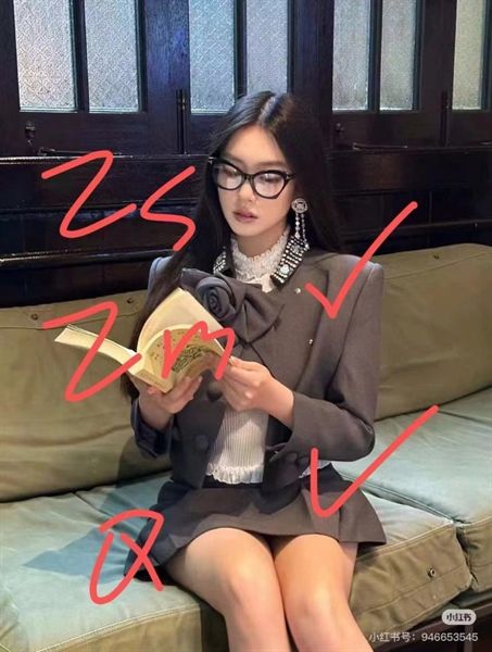  AKN vải cổ tròn viền đá màu đính nơ 