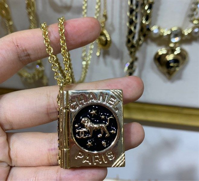  VC C dây dài quyển sách 