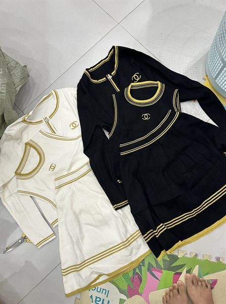  Set C len 4 món viền vàng 