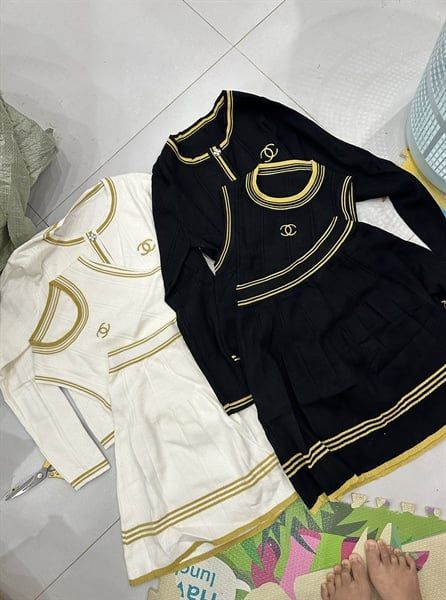  Set C len 4 món viền vàng 